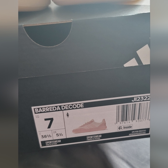 Adidas Barreda Decode Shoes - Picture 9 of 10